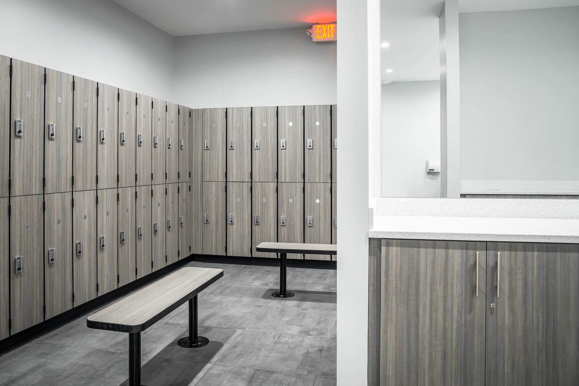 Clean locker rooms at Level Fitness Club premier full-service gym in Yorktown